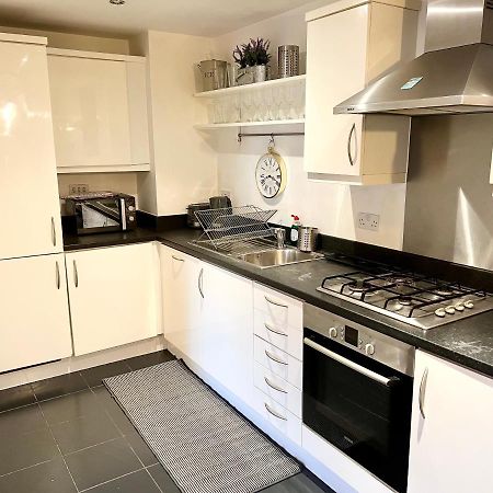 2 Bedroom Apartment Near Olympic Park With Free Parking London Exterior photo